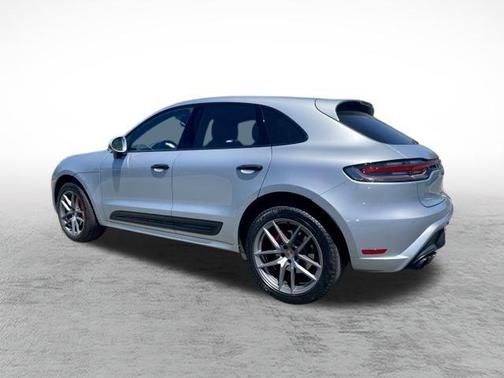 2022 Porsche Macan Base