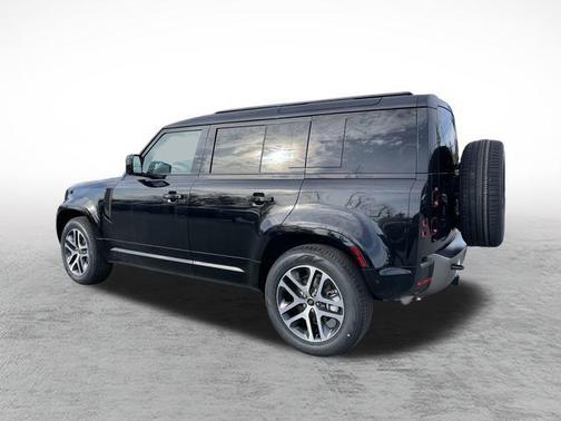 2025 Land Rover Defender 110 P400 X-Dynamic SE