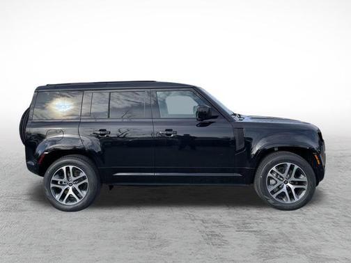2025 Land Rover Defender 110 P400 X-Dynamic SE