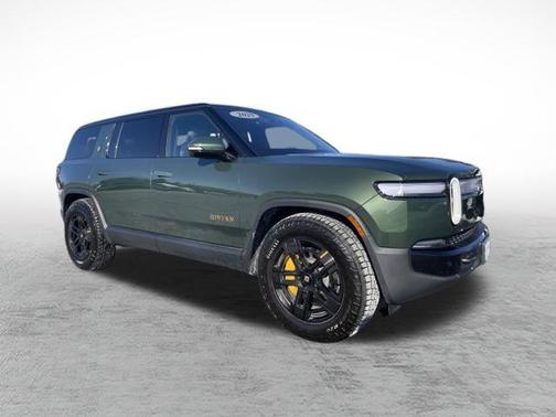 2025 Rivian R1S 