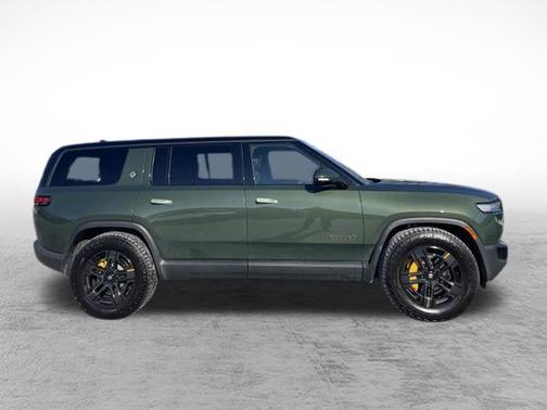 2025 Rivian R1S 