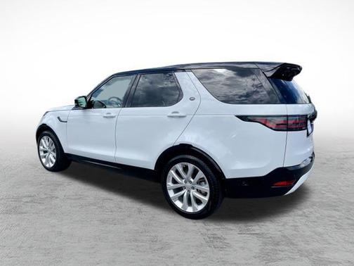 2024 Land Rover Discovery P300 Dynamic SE