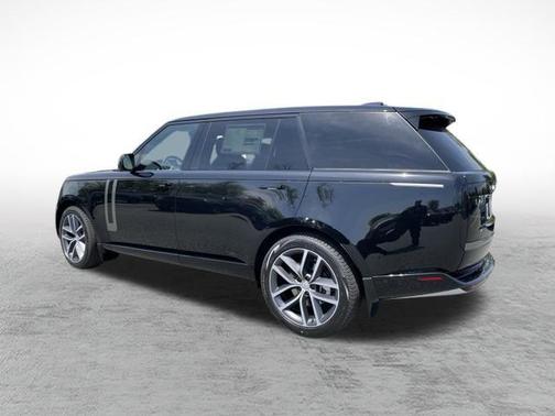 2025 Land Rover Range Rover P400 SE 7 Seat