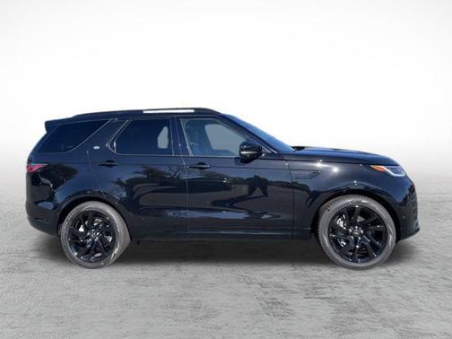 2025 Land Rover Discovery P300 Dynamic SE