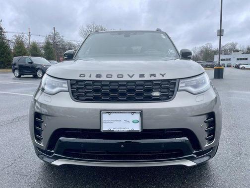 Silver 2024 Land Rover Discovery P360 Dynamic SE