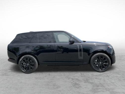 2025 Land Rover Range Rover P550e SE