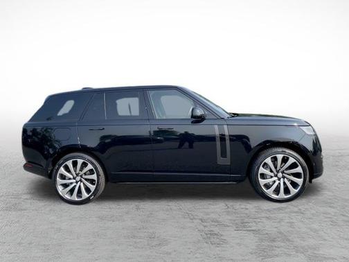 2025 Land Rover Range Rover P400 SE