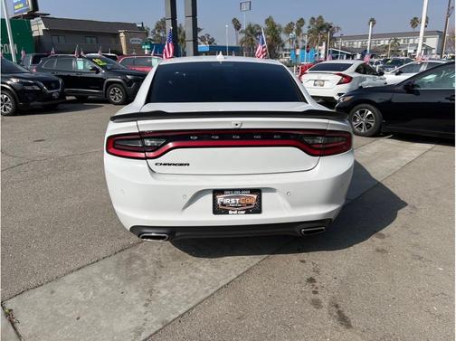 2016 Dodge Charger SXT