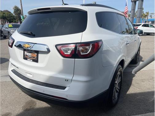2017 Chevrolet Traverse 2LT