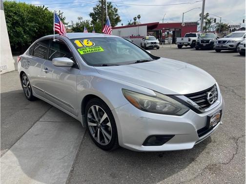 Brilliant Silver 2016 Nissan Altima 2.5 SR