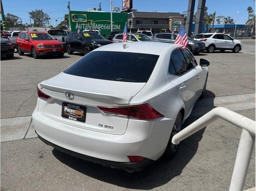 2018 Lexus IS 300 Base