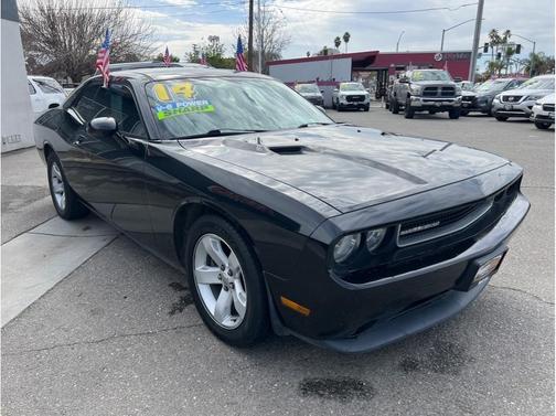2014 Dodge Challenger SXT