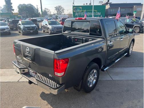 2012 Nissan Titan SV
