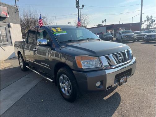 2012 Nissan Titan SV