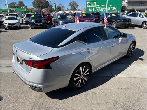 2022 Nissan Altima 2.5 SR