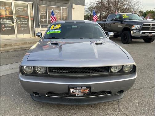 2013 Dodge Challenger SXT