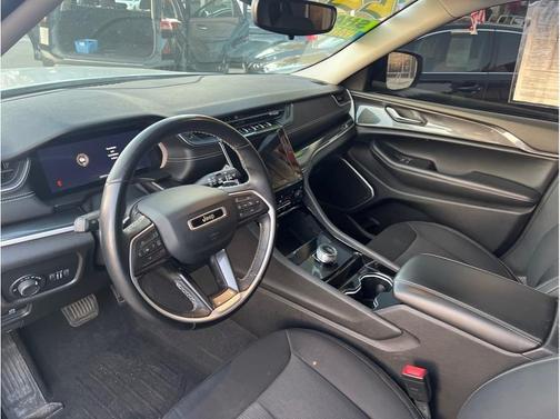 2022 Jeep Grand Cherokee L Laredo