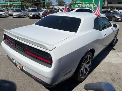 2016 Dodge Challenger SXT