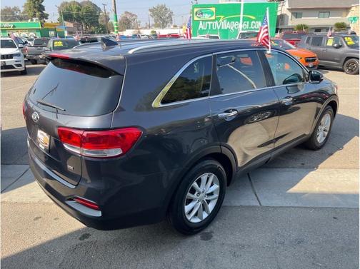2017 Kia Sorento LX