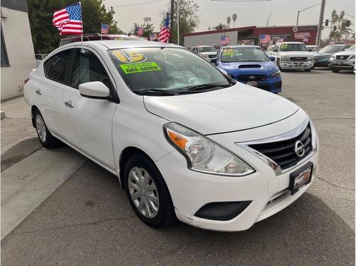 2015 Nissan Versa 1.6 SV
