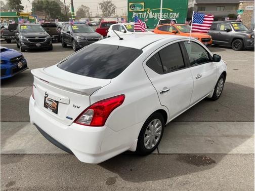 2015 Nissan Versa 1.6 SV