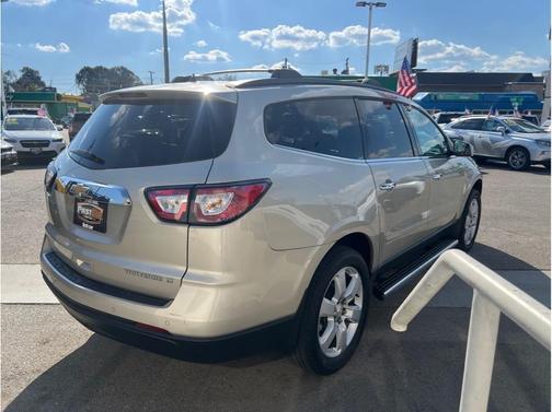 Gold 2016 Chevrolet Traverse 1LT