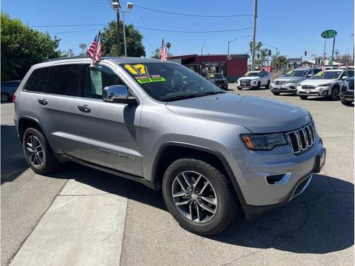 Silver 2017 Jeep Grand Cherokee Limited