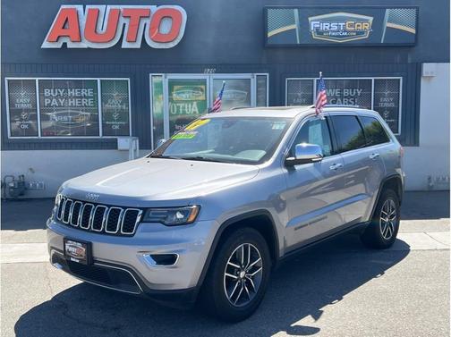 Silver 2017 Jeep Grand Cherokee Limited