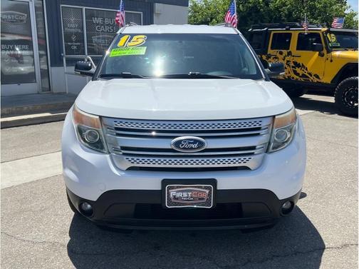 White 2015 Ford Explorer XLT