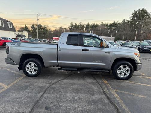 2014 Toyota Tundra SR5