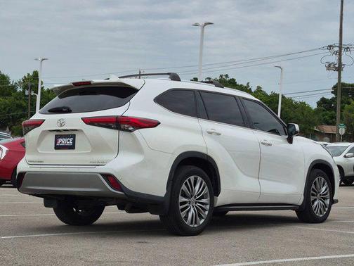 Blizzard Pearl 2021 Toyota Highlander Platinum
