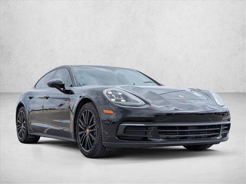 2018 Porsche Panamera RWD