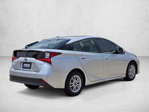 Classic Silver Metallic 2022 Toyota Prius LE