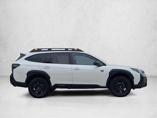 Crystal White Pearl 2023 Subaru Outback Wilderness