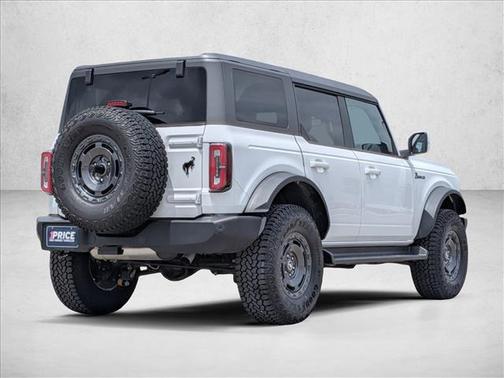 Oxford White 2025 Ford Bronco Outer Banks