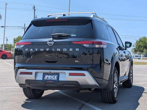 2024 Nissan Pathfinder SL FWD
