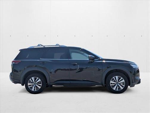 2024 Nissan Pathfinder SL FWD