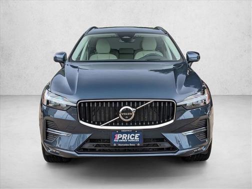 2022 Volvo XC60 B5 Momentum
