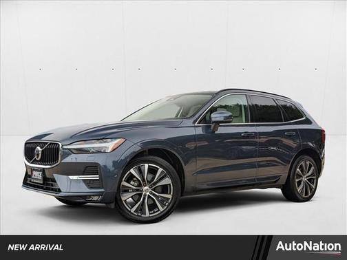 2022 Volvo XC60 B5 Momentum