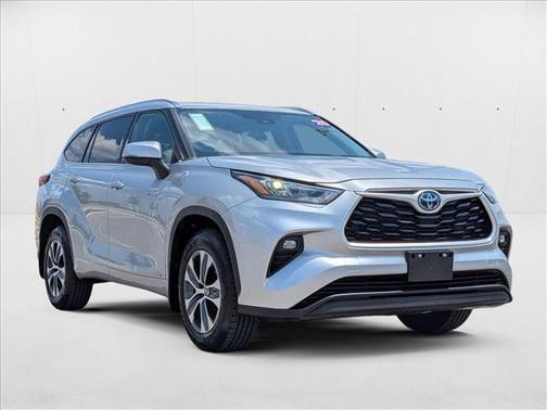 2020 Toyota Highlander Hybrid XLE