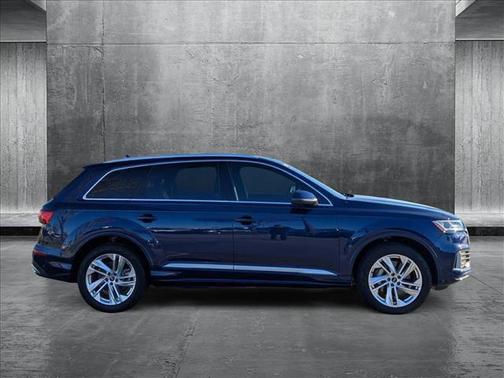 2021 Audi Q7 45 Premium Plus