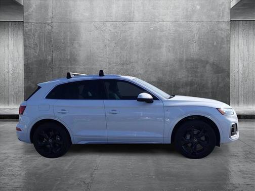 2022 Audi Q5 45 S line Premium Plus