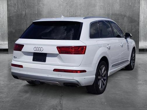 2019 Audi Q7 55 Premium Plus