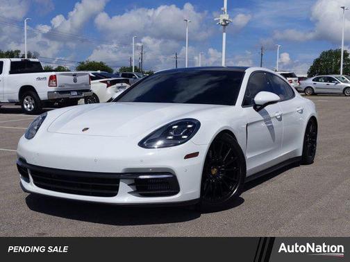2018 Porsche Panamera 4S