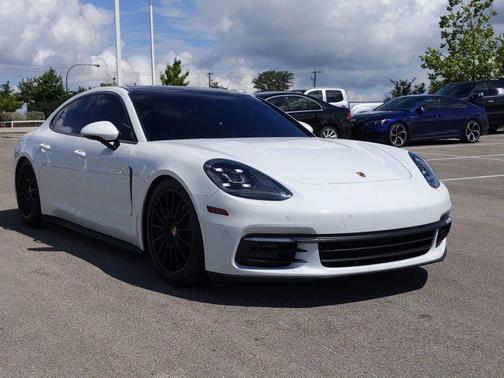 2018 Porsche Panamera 4S