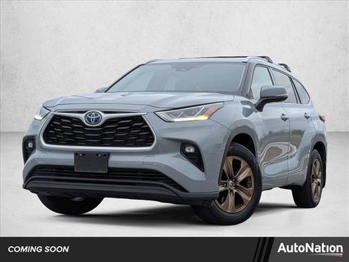 2022 Toyota Highlander Hybrid XLE