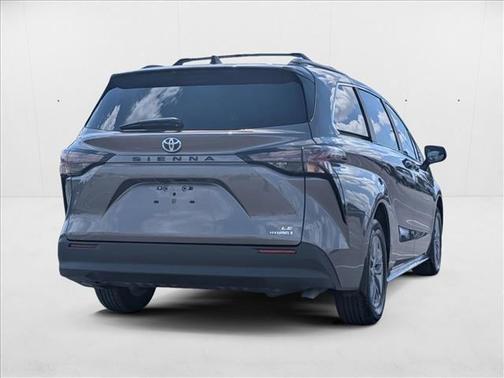 2024 Toyota Sienna LE