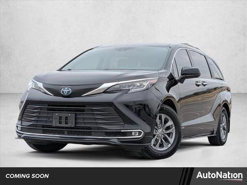 2021 Toyota Sienna XLE 8 Passenger