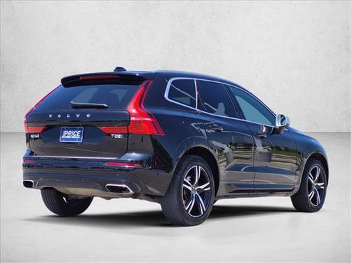 Onyx Black Metallic 2019 Volvo XC60 T5 R-Design