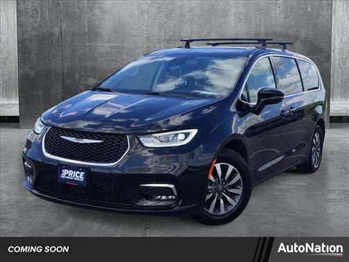 2022 Chrysler Pacifica Hybrid Touring L